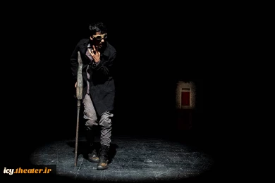 بیرون پشت در