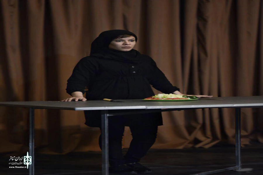 نمایش «هیچکس رامحکم بغل نکن» در شهرستان نجف آباد به روی صحنه می رود