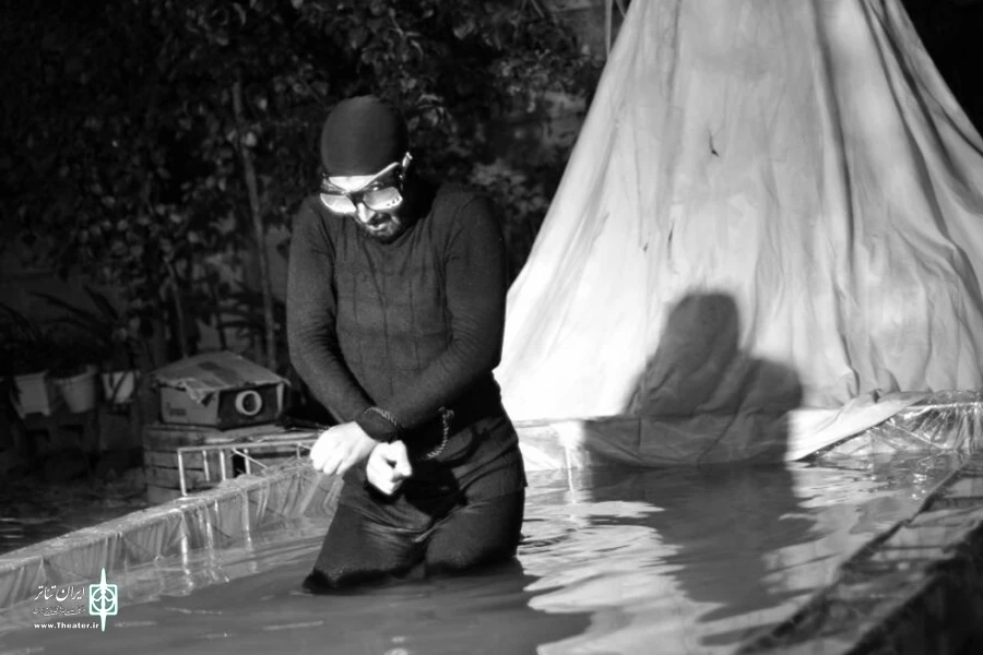 نمایش " ماهی ها مشغول کارند" در شانزدهمین جشنواره تئاترمقاومت 2
