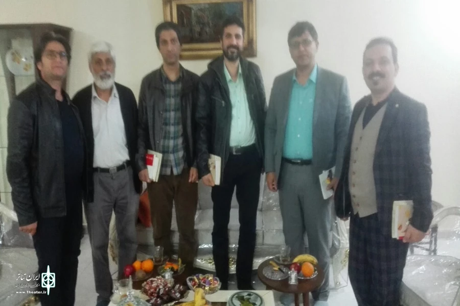 دیدار دکتر عیدی معاون فرهنگی شهردار،مهدی شفیعی ریاست تالار هنر و اعضاء هیئت رئیسه انجمن نمایش استان اصفهان ، از محمدرضا آریانفر نویسنده و پیشکسوت تئاتر 2