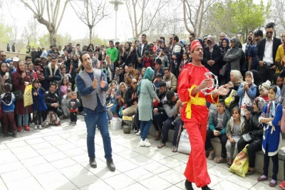 در ادامه اجراهای خیابانی، ایام نوروز

اجرای نمایش خیابانی«با به گل بهار نمیشه»، همزمان با ایام نوروز در اصفهان
