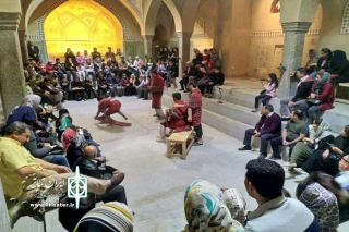 همزمان با ایام نوروز ، توسط گروه نمایشی نگار سبز زنده رود

اجرای نمایش خیابانی «چمدان» در اصفهان