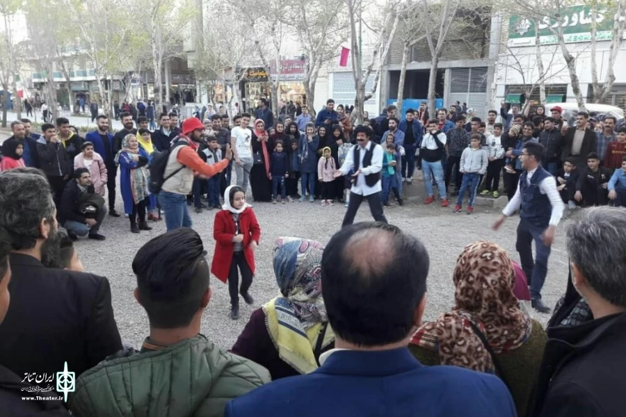 نمایش خیابانی« پس کوچه های اصفهان» توسط گروه نگار سبز زنده رود در اصفهان اجرا شد 2