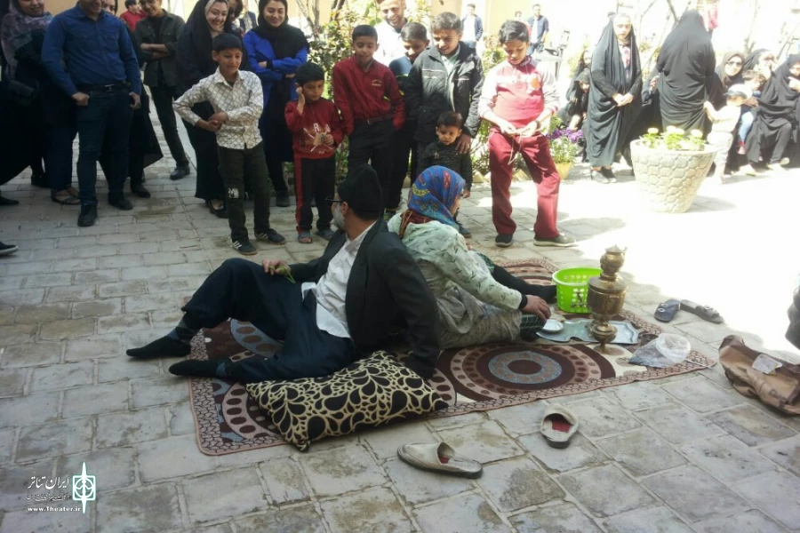 اجرای نمایشی خیابانی «یک روز از نوروز» در شهرستان خمینی شهر 3