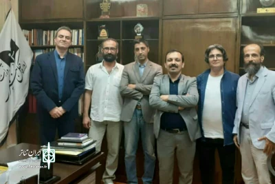 شهرام کرمی با  اعضاء هیئت مدیره انجمن هنرهای نمایشی استان اصفهان  دیدار  کرد