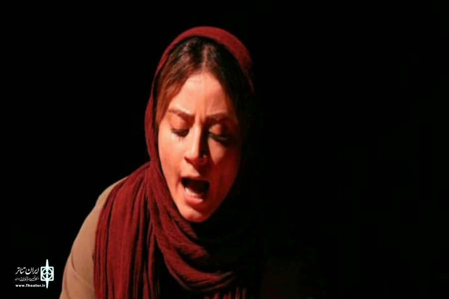 گزارش تصویری از اجرای نمایش شرق دور شرق نزدیک به کارگردانی احسان جانمی در اصفهان