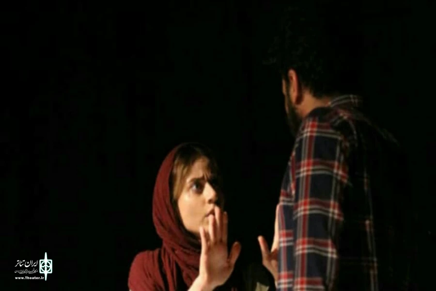 گزارش تصویری از اجرای نمایش شرق دور شرق نزدیک به کارگردانی احسان جانمی در اصفهان
