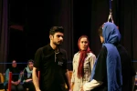 گزارش تصویری از اجرای نمایش «چایی راند آخر» به کارگردانی مسعود نریمانی