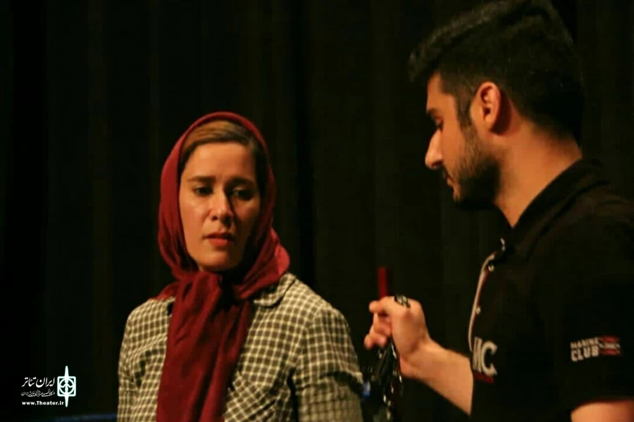 گزارش تصویری از اجرای نمایش «چایی راند آخر» به کارگردانی مسعود نریمانی