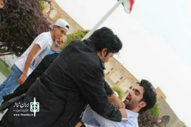 گزارش تصویری از اجرای نمایش خیابانی«مردی به نام عارض»به کارگردانی محمد رادمهر در اصفهان