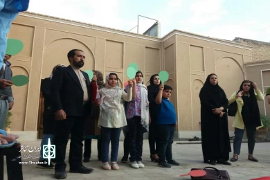 گزارش تصویری از اجرای نمایش خیابانی«پینگ پونگ در ملا عام پیرامون دار و درخت»به کارگردانی مصطفی جعفری خوزانی