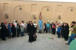 گزارش تصویری از اجرای نمایش خیابانی«پینگ پونگ در ملا عام پیرامون دار و درخت»به کارگردانی مصطفی جعفری خوزانی