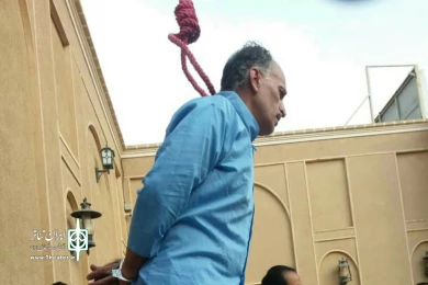 گزارش تصویری از اجرای نمایش خیابانی«پینگ پونگ در ملا عام پیرامون دار و درخت»به کارگردانی مصطفی جعفری خوزانی