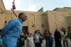 گزارش تصویری از اجرای نمایش خیابانی«پینگ پونگ در ملا عام پیرامون دار و درخت»به کارگردانی مصطفی جعفری خوزانی