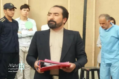 گزارش تصویری از اجرای نمایش خیابانی«پینگ پونگ در ملا عام پیرامون دار و درخت»به کارگردانی مصطفی جعفری خوزانی