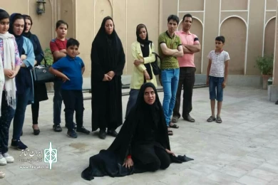 گزارش تصویری از اجرای نمایش خیابانی«پینگ پونگ در ملا عام پیرامون دار و درخت»به کارگردانی مصطفی جعفری خوزانی