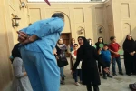 گزارش تصویری از اجرای نمایش خیابانی«پینگ پونگ در ملا عام پیرامون دار و درخت»به کارگردانی مصطفی جعفری خوزانی