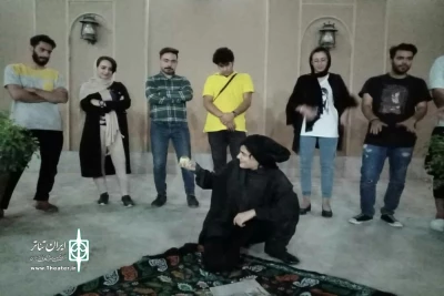 در نقاط مختلف شهر

نمایش خیابانی«زن باش» در خمینی شهر اجرا شد