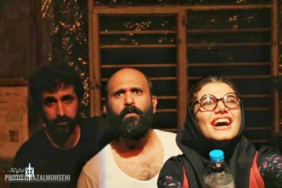 نمایش کلاغ ها عکاس غزل محسنی
