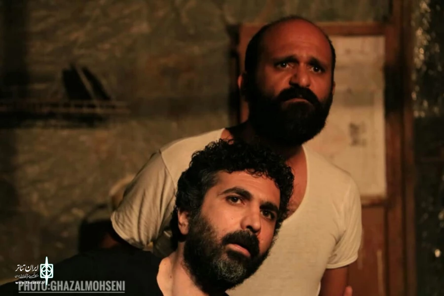 نمایش کلاغ ها عکاس غزل محسنی