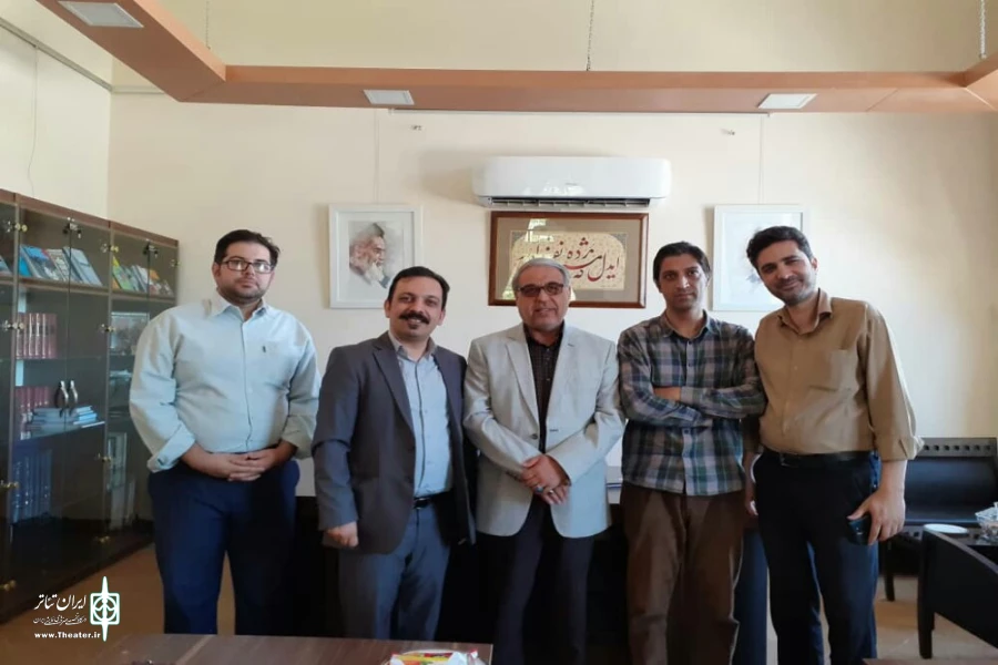 برگزاری نشست مشترک بین اعضاء هیئت رئیسه انجمن هنرهای نمایشی استان اصفهان و دکتر احمدی ریاست حوزه هنری استان  اصفهان 2
