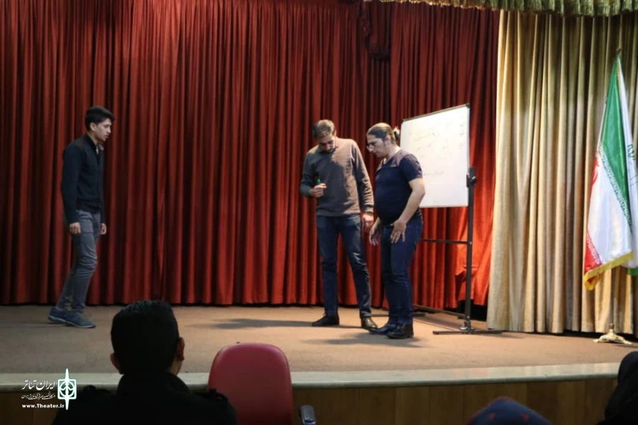 اولین جلسه گارگاه بازیگری خلاق با حضور هادی عسکری در محل نگارستان امام خمینی برگزار شد  3