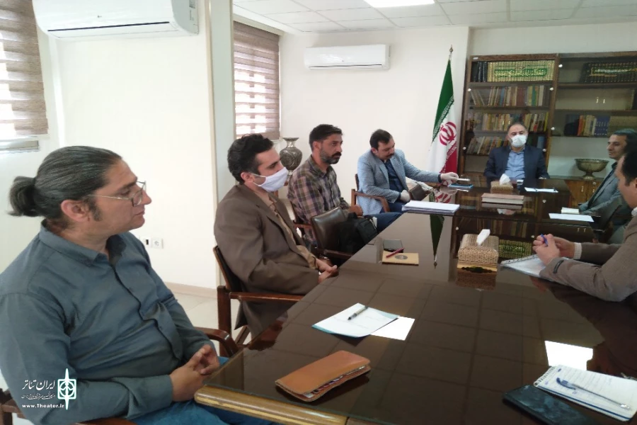 نشست و گفتگوی سید سعید سرابی مدیر کل فرهنگ و ارشاد اسلامی استان اصفهان با اعضاء هیئت مدیره انجمن هنرهای نمایشی این استان 2