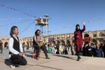 اجرایی از مکتب کمدی اصفهان در میدان عتیق 4