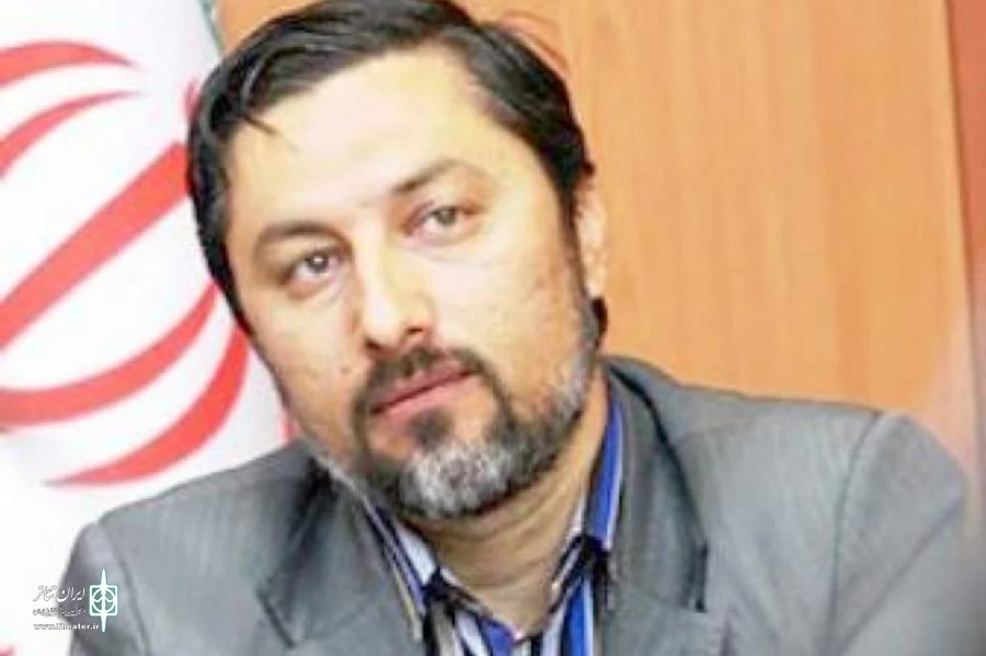 مدبر کل اداره فرهنگ و ارشاد اسلامی استان به تماشای نمایشهای شرکت کننده نشست 2