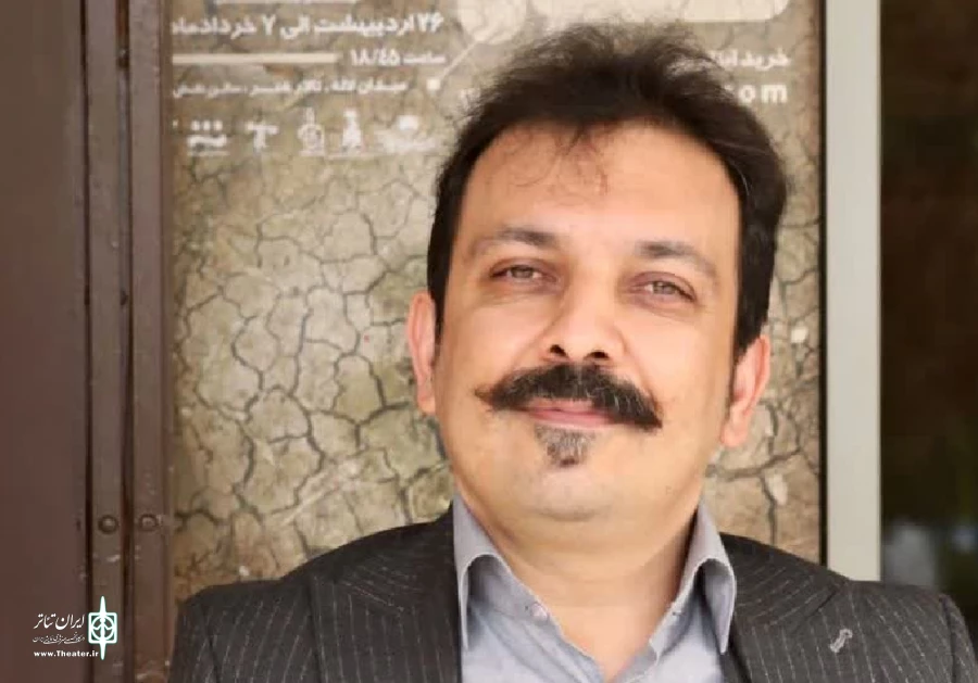 تئاتر نجیب زاده ایست که علیرغم وجود جنگ، بیماری و... همچنان به مسیر خود ادامه میدهد
 5