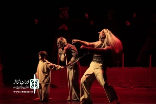 به کارگردانی احسان جانمی

نمایش «چند گرگ از عروسی مادرم ماه جان» در اصفهان به صحنه رفت