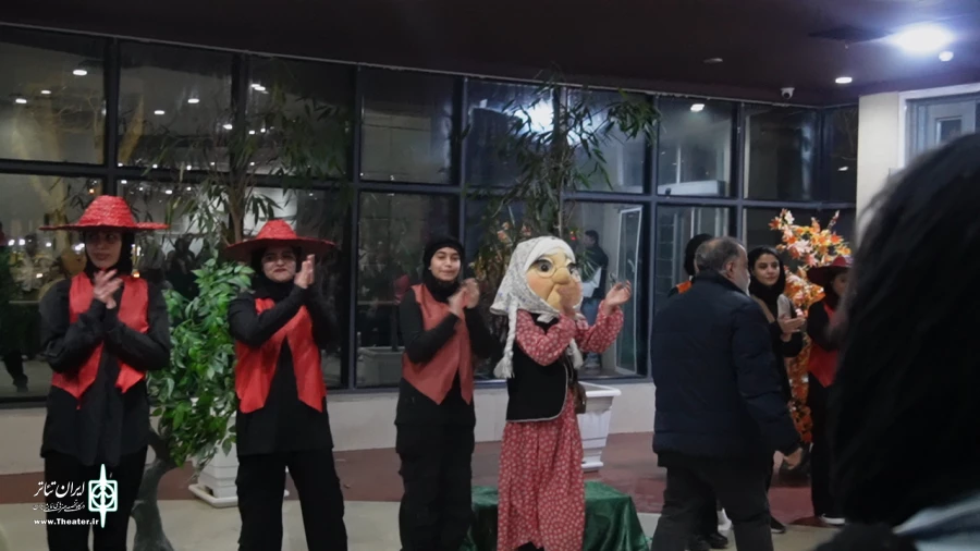 نمایش کودکانه و موزیکال «پیرزن و جنگل پرماجرا» میزبان تماشاگران شاهین شهر شد 2